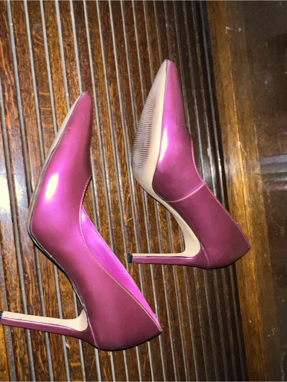 Nine West Women's Metallic Fuchsia Pointed-Toe Pumps - Picture 4 of 6